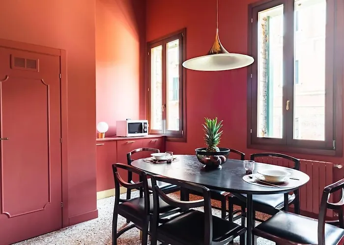 Ca Regina Panada - Passion On The Canal * 베니스