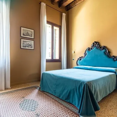 Ca Regina Panada - Passion On The Canal Apartment Venedig